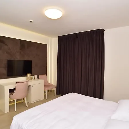 Hotel M2 4*